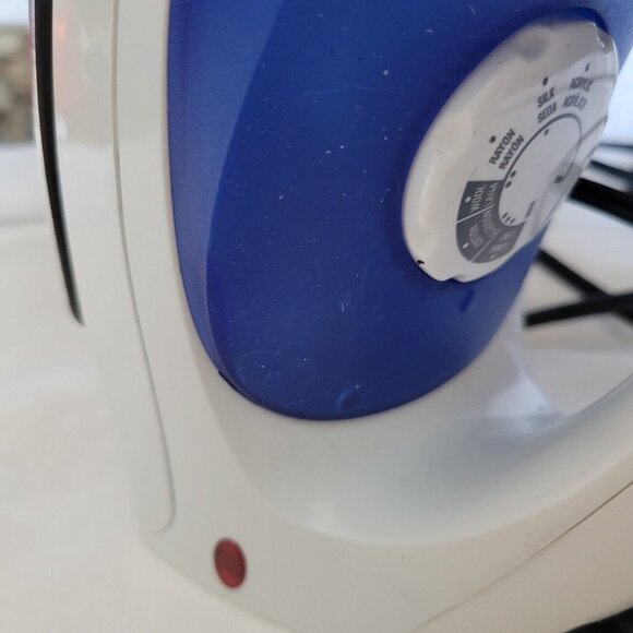 Durabrand Steam Iron TSK-7538S lightweight dial TESTED-WORKS clothes crafts EUC - Picture 2 of 10